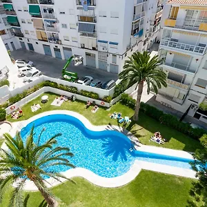 https://cool-and-white-apartment-torrecilla-playa-canovas.hotelsinnerja.org